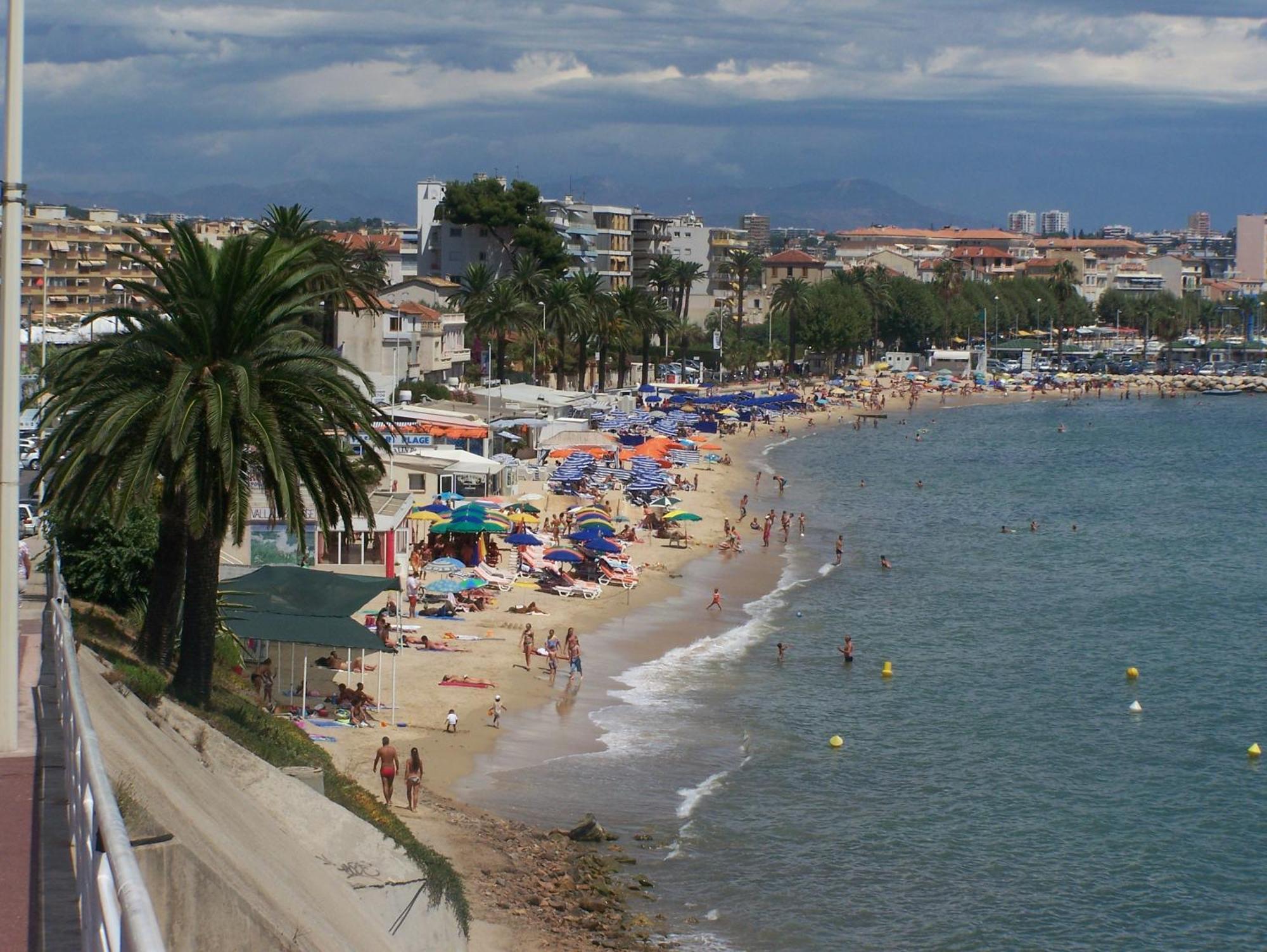 Magnifique Studio Hypercentre Trains Plages Au Coeur De Golfe Juan Esterno foto